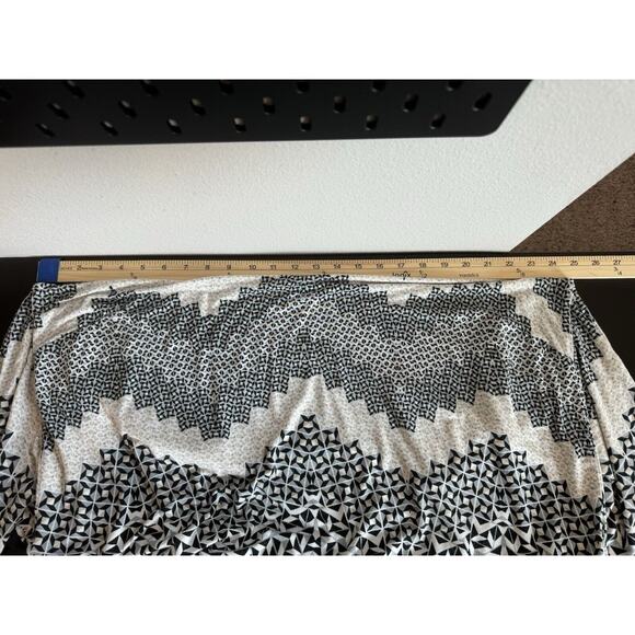 Rose & Olive Top Womens Size 2X Black White 3/4 Sleeve Geometric Artsy Stretch - Picture 6 of 12